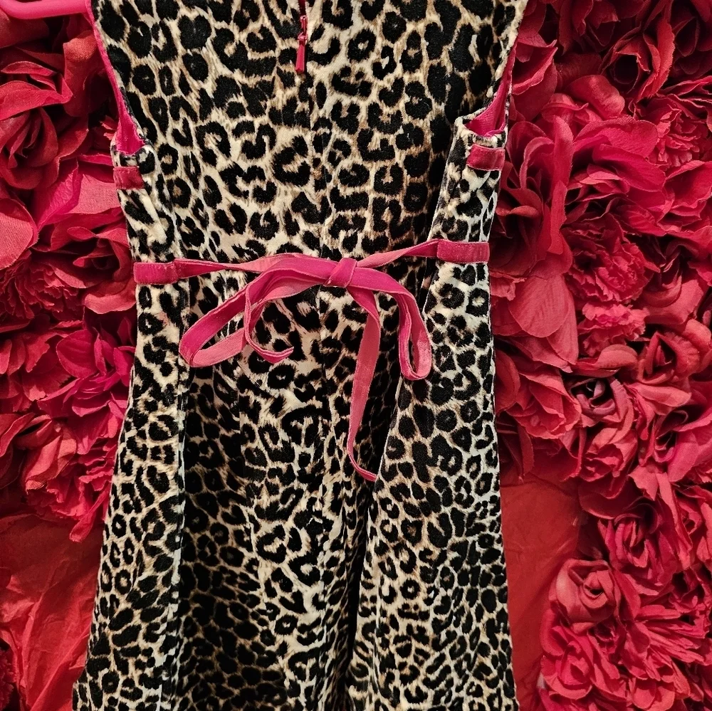 Children's Place 24 Months Leopard & Red Velvet Trim Dress Like New - Picture 5 of 5